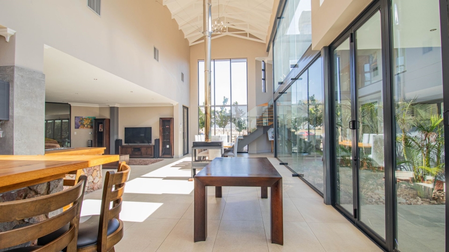 5 Bedroom Property for Sale in The Coves North West